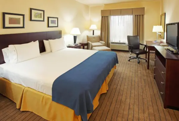 Holiday Inn Express Hotel & Suites Marshall, an IHG Hotel Main image