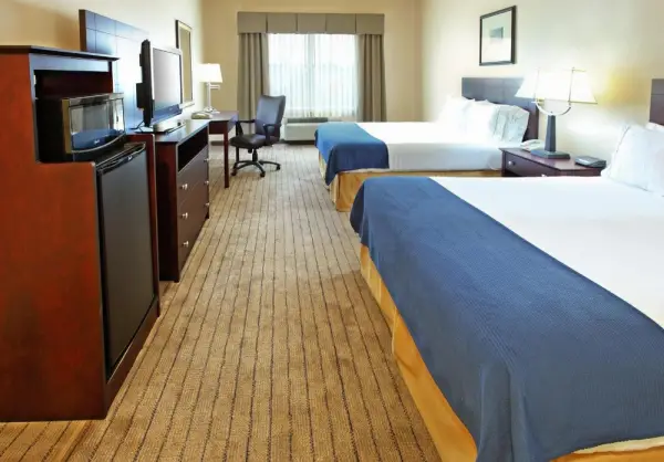 Holiday Inn Express Hotel & Suites Marshall, an IHG Hotel 8