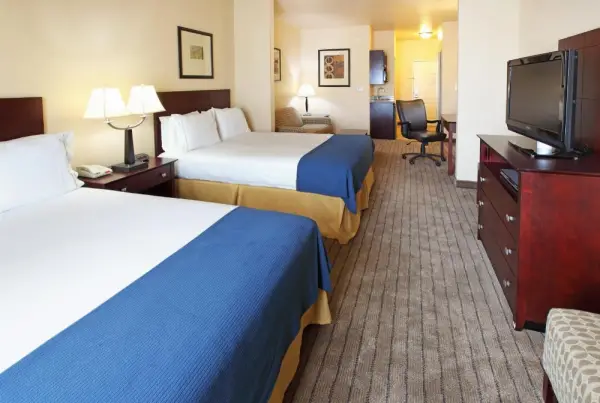 Holiday Inn Express Hotel & Suites Marshall, an IHG Hotel 9